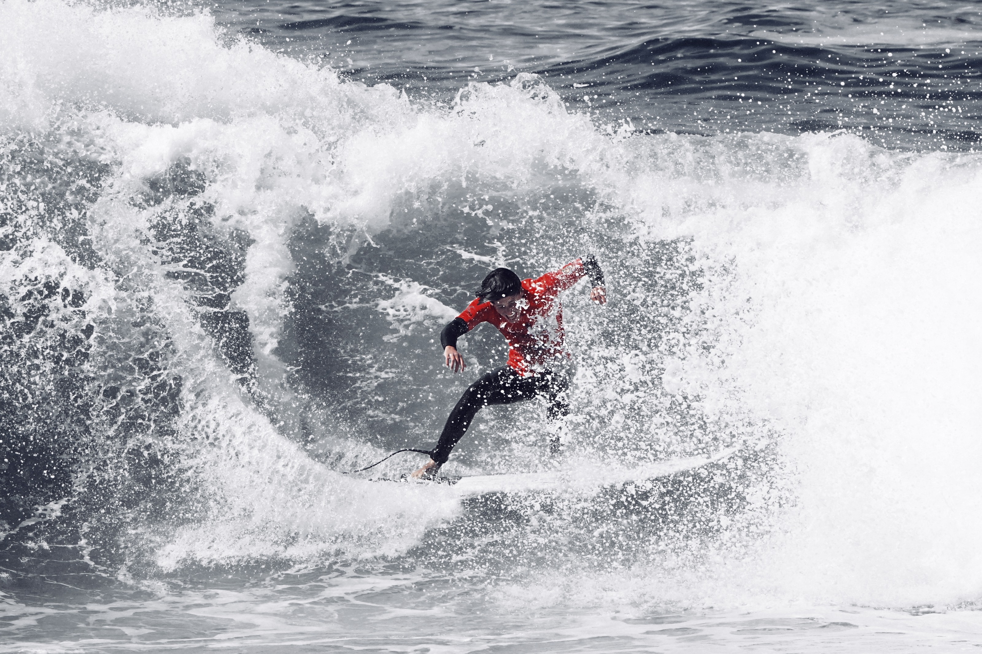 Surf dramático com muito spray
