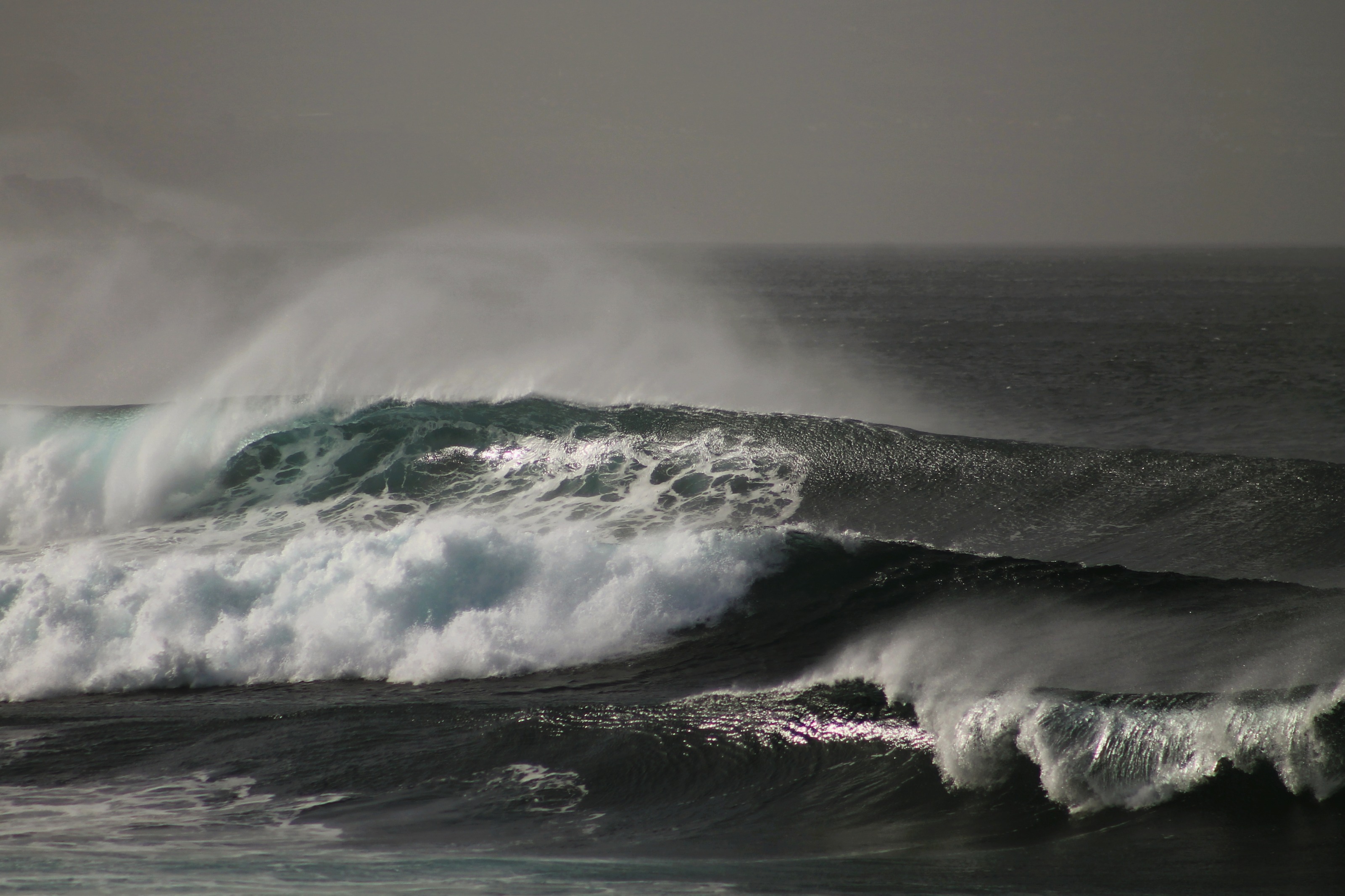 Onda grande a rebentar nos Açores