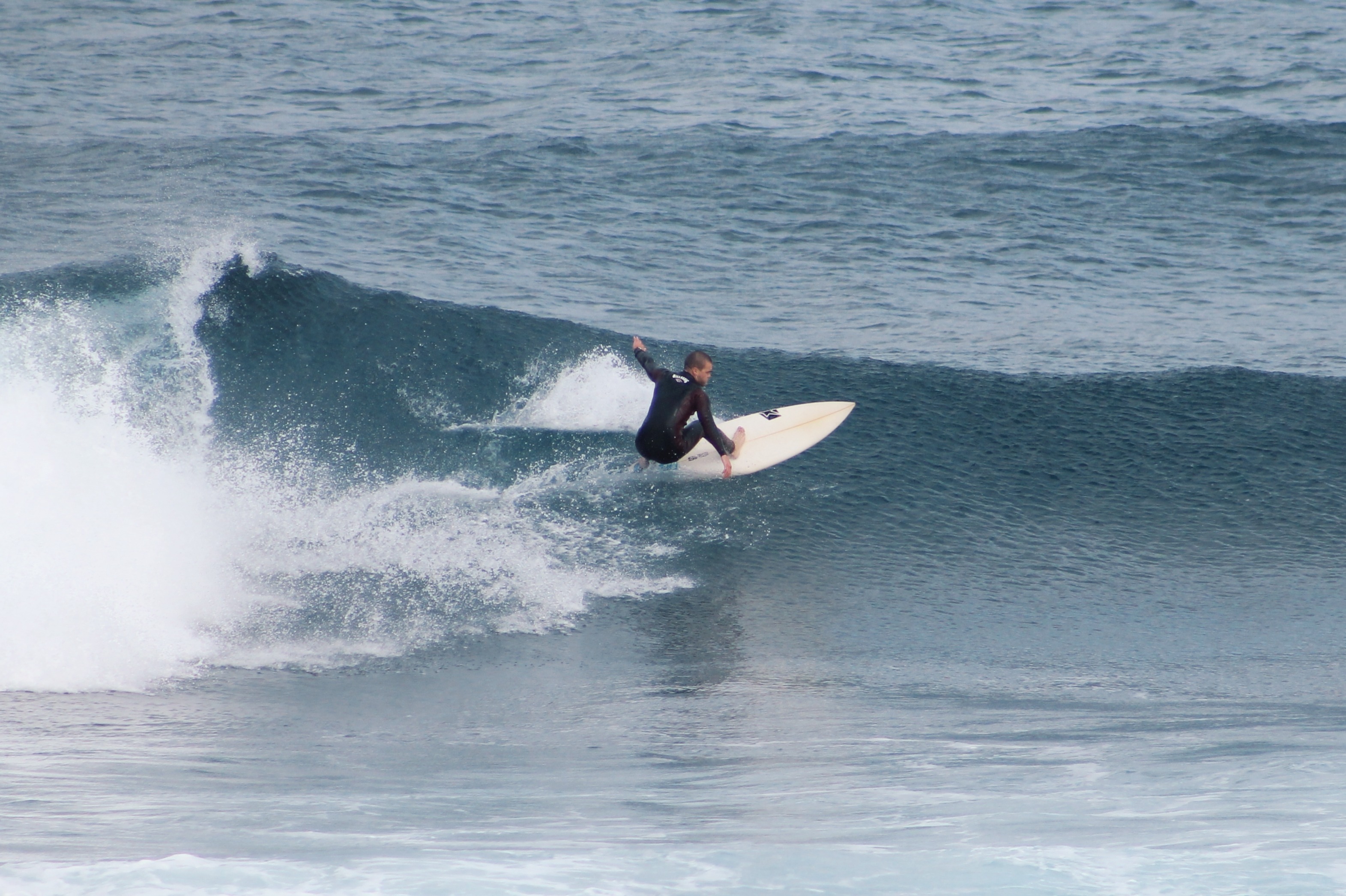Surf em preto e branco, climático